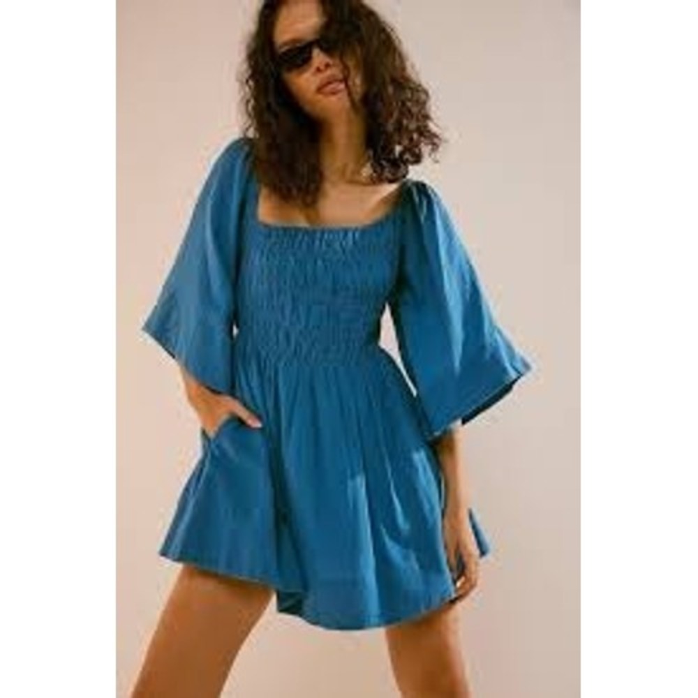 Free People Mini‎ Dress Women Small Blue Oasis Mini Smocked Bell Sleeve Pockets